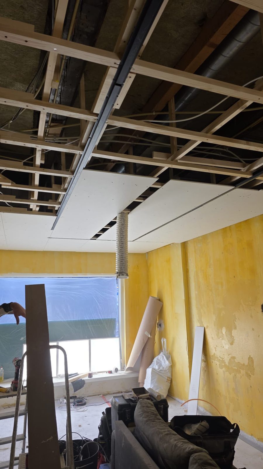 Verbouwing kapsalon Zaandam: Het oude frame eruit