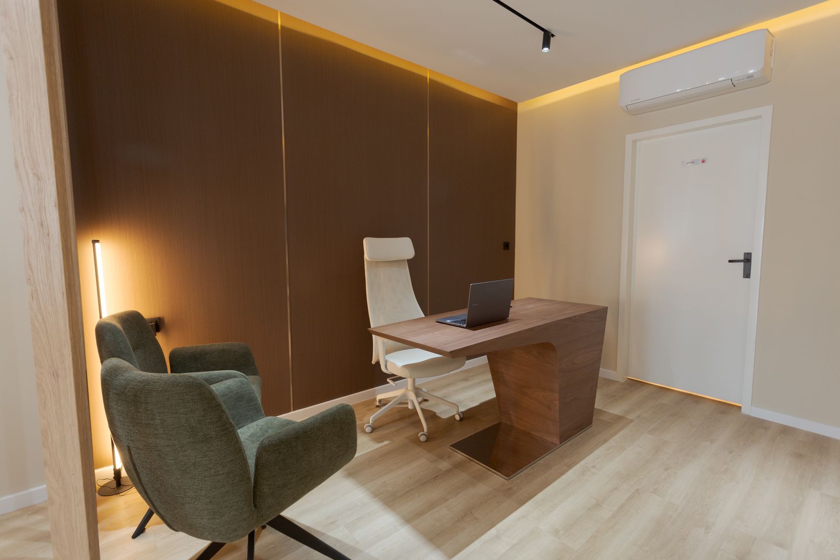 Kapsalon Zaandam na oplevering: Kantoor achter de salon