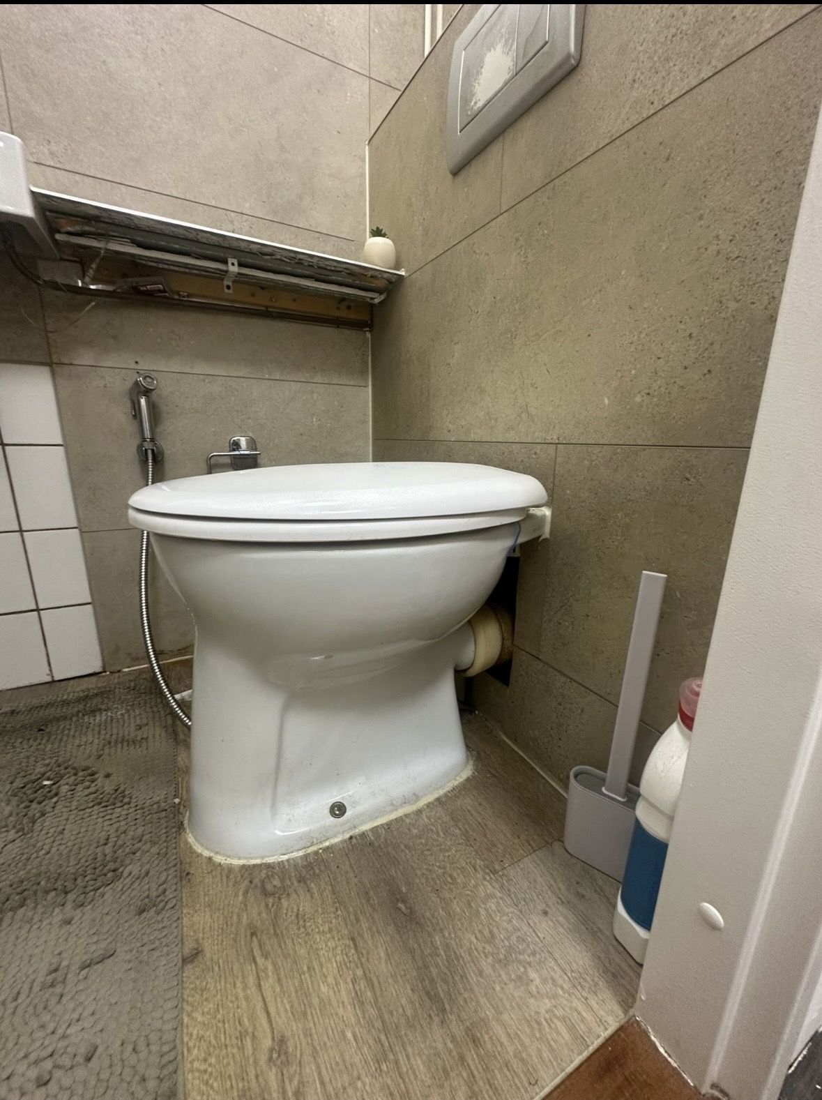 Renovatie woning Zaanstreek voor de verbouwing: Het toilet